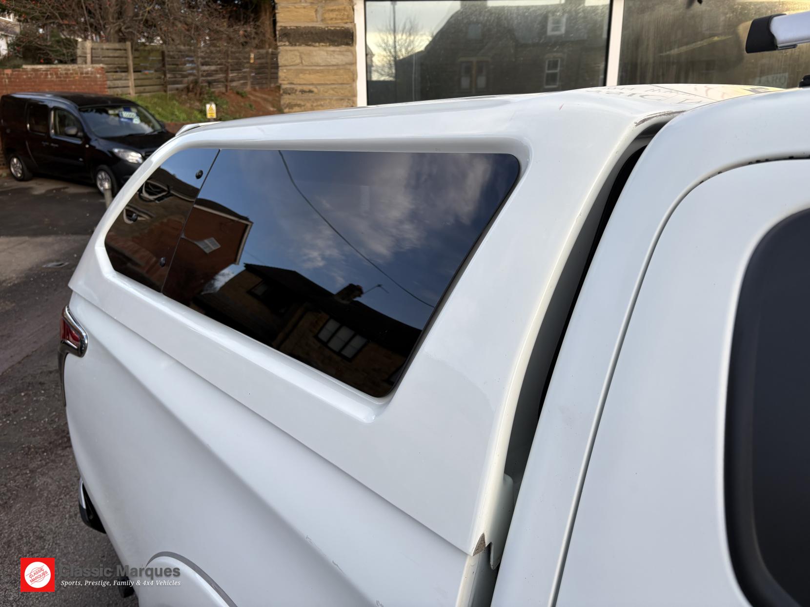 Mitsubishi L200 2.4 DI-D DC Barbarian Pickup Double Cab 4dr Diesel Manual 4WD Euro 6 (178 ps)