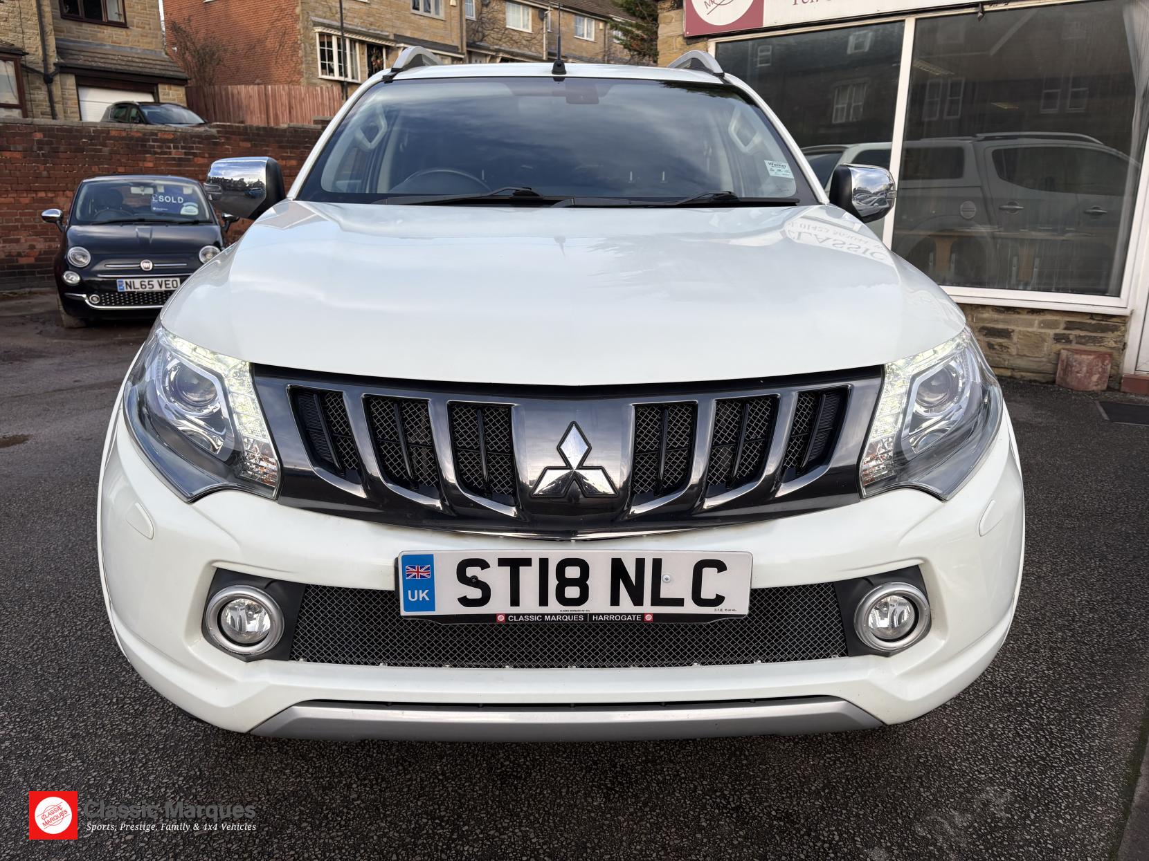 Mitsubishi L200 2.4 DI-D DC Barbarian Pickup Double Cab 4dr Diesel Manual 4WD Euro 6 (178 ps)