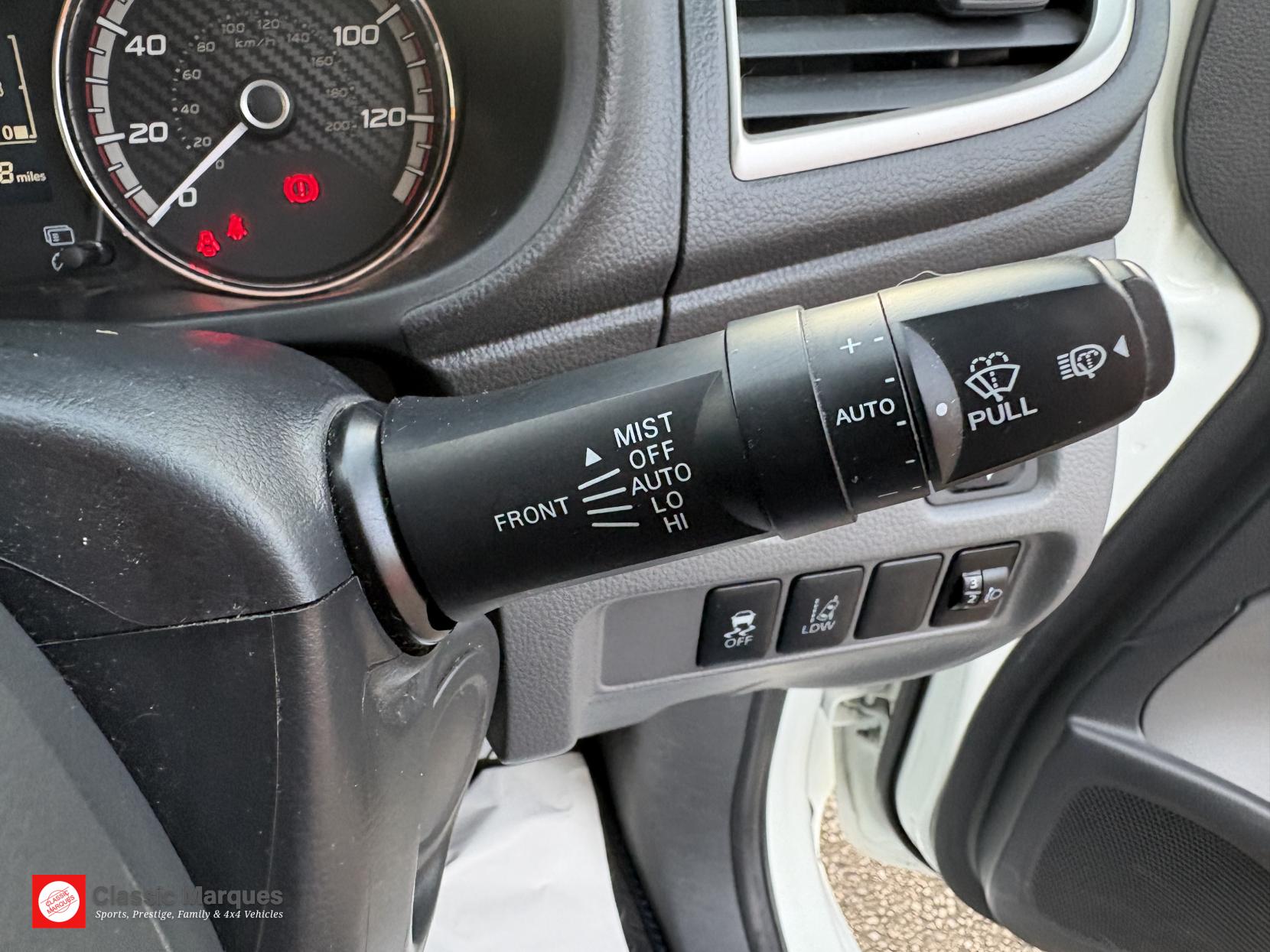 Mitsubishi L200 2.4 DI-D DC Barbarian Pickup Double Cab 4dr Diesel Manual 4WD Euro 6 (178 ps)