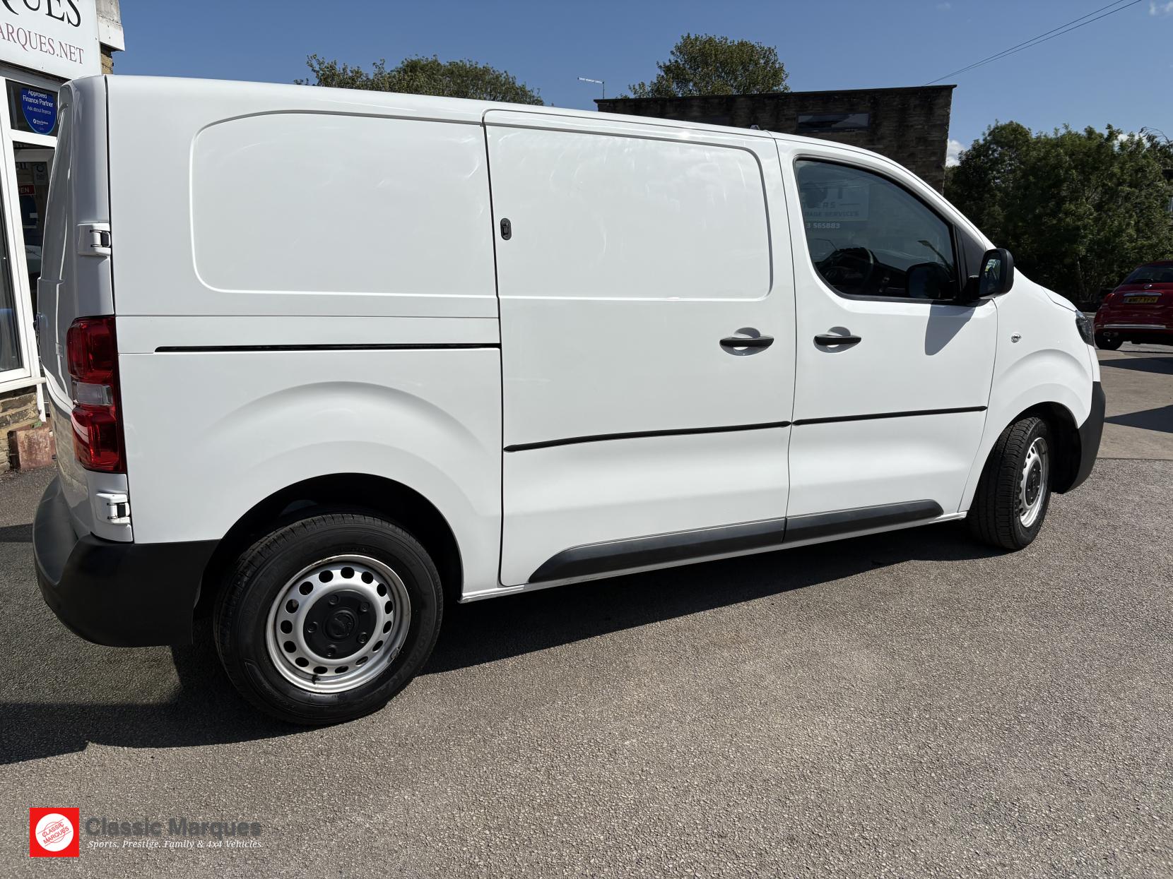 Vauxhall Vivaro 2.0 Turbo D 3100 Dynamic Panel Van 6dr Diesel Manual L1 H1 Euro 6 (s/s) (145 ps)