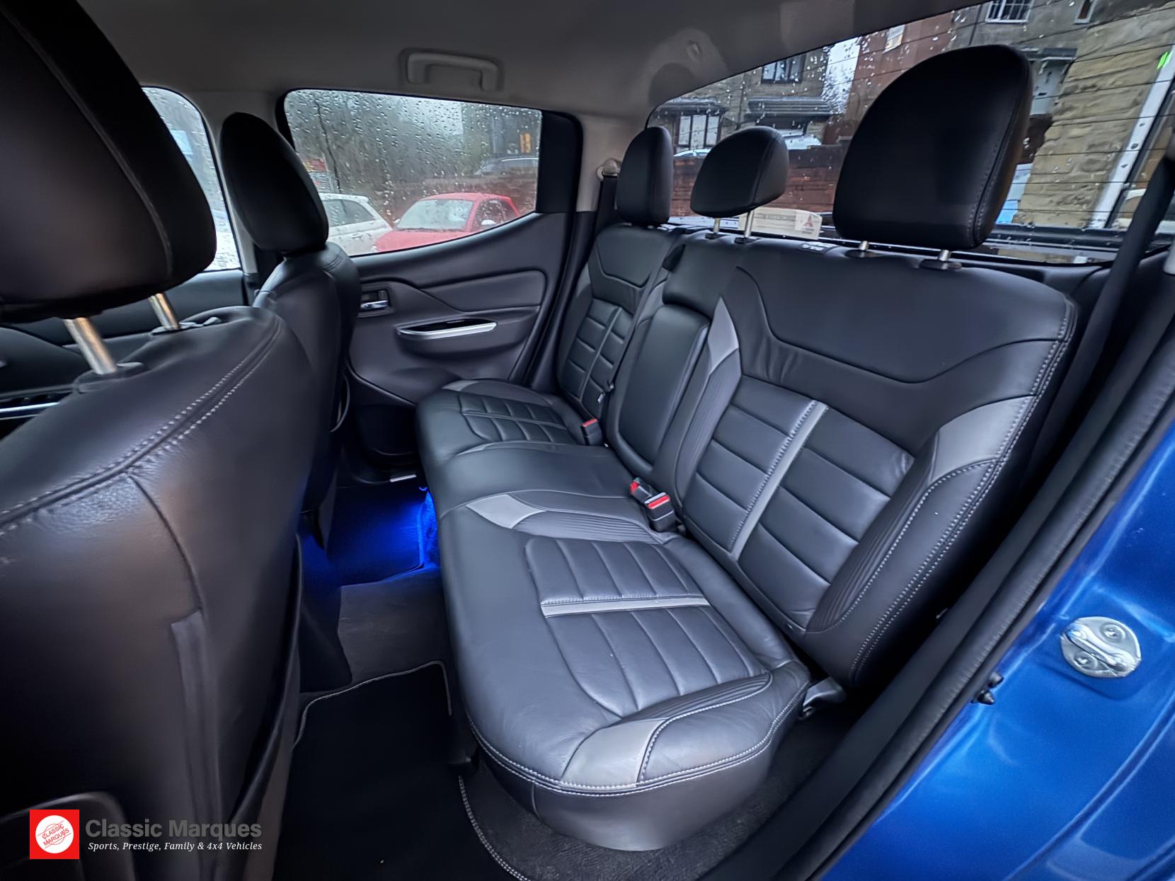 Mitsubishi L200 2.4 DI-D DC Barbarian Pickup Double Cab 4dr Diesel Manual 4WD Euro 5 (178 ps)