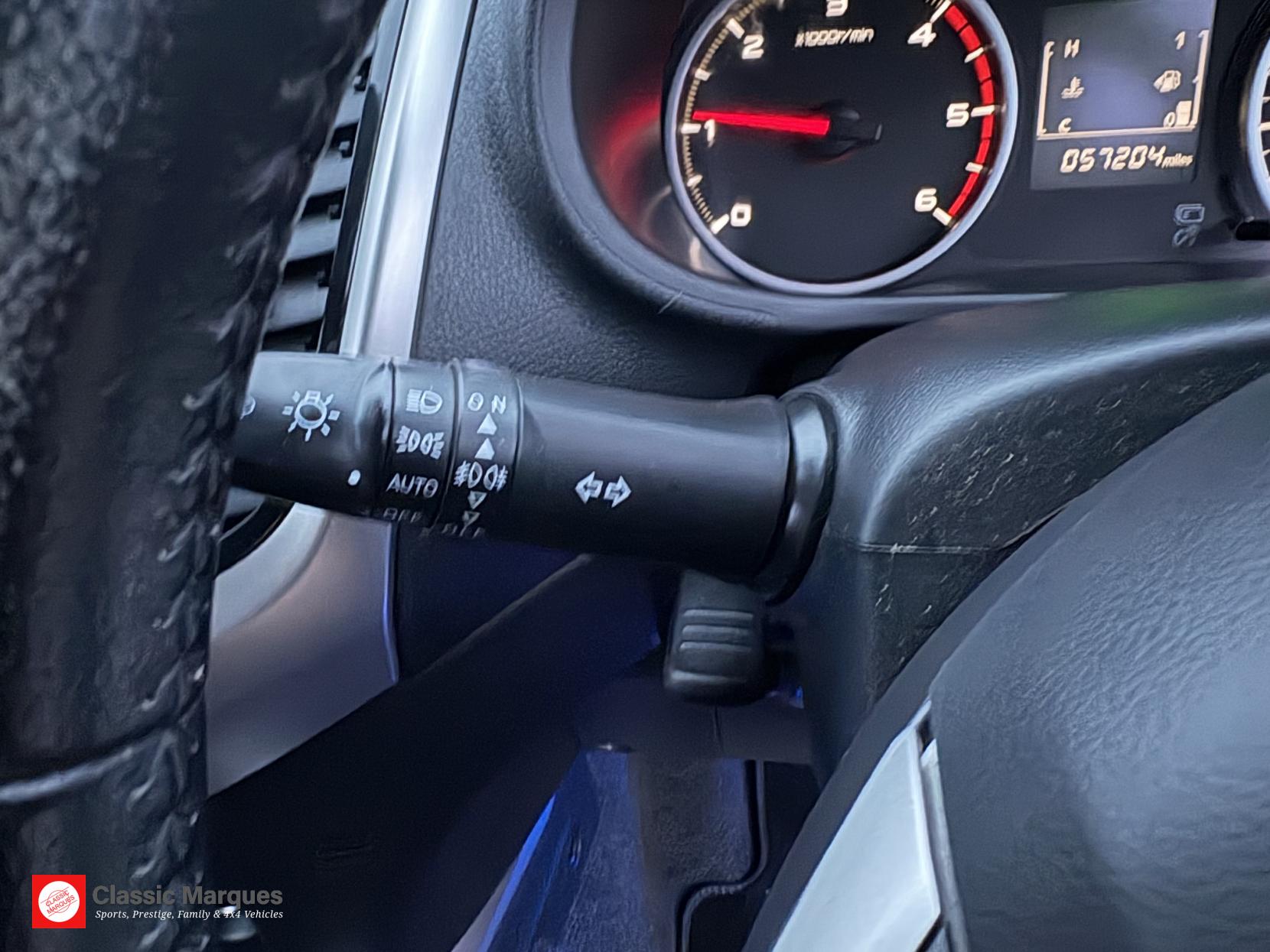 Mitsubishi L200 2.4 DI-D DC Barbarian Pickup Double Cab 4dr Diesel Manual 4WD Euro 5 (178 ps)