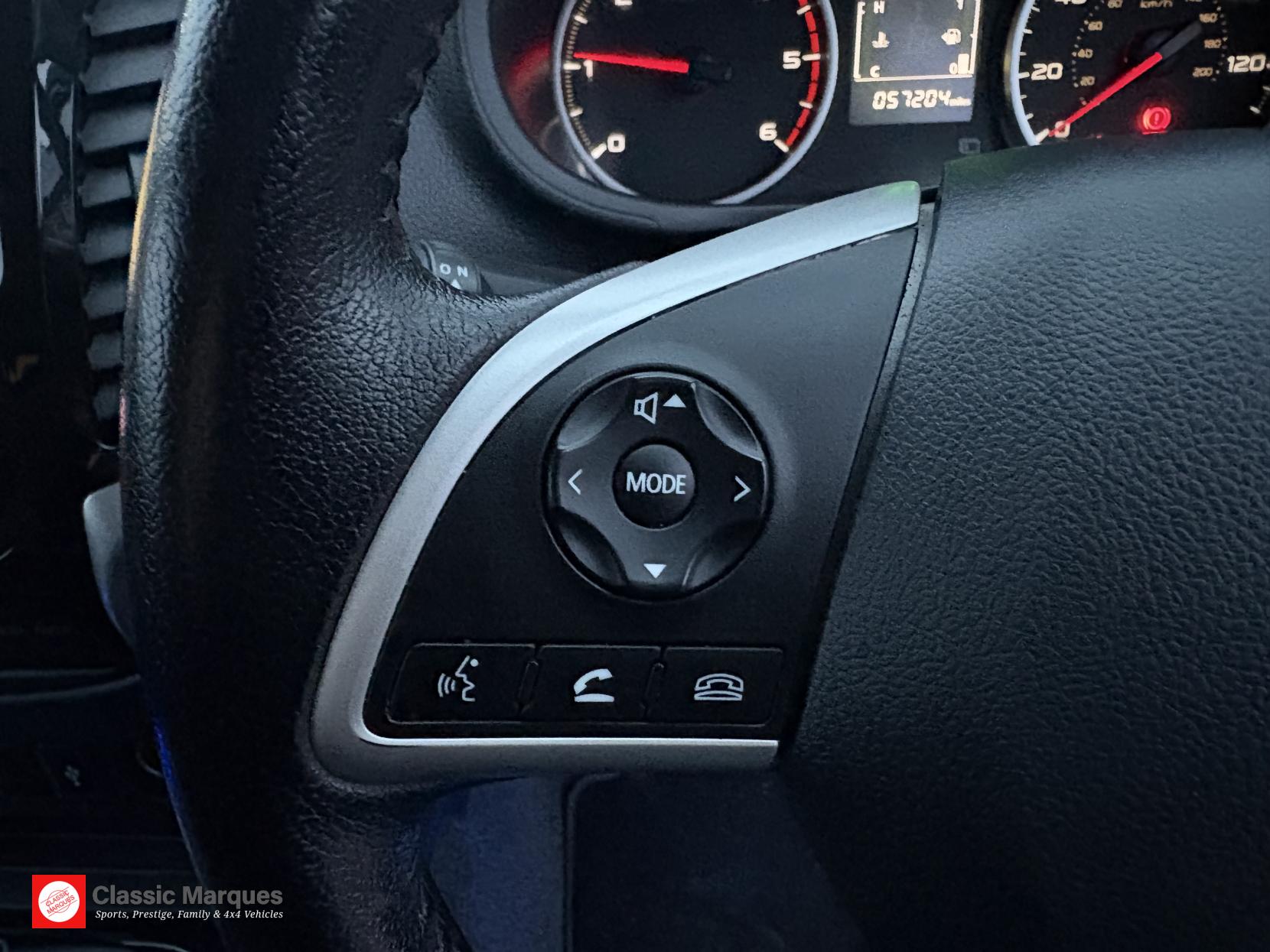 Mitsubishi L200 2.4 DI-D DC Barbarian Pickup Double Cab 4dr Diesel Manual 4WD Euro 5 (178 ps)