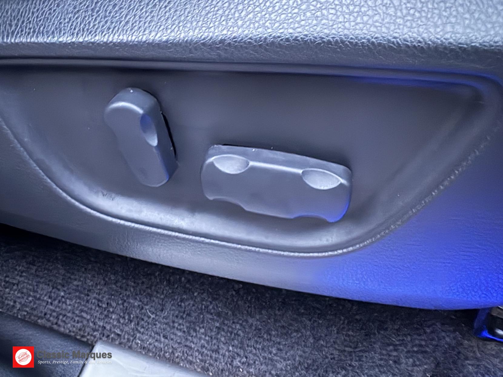 Mitsubishi L200 2.4 DI-D DC Barbarian Pickup Double Cab 4dr Diesel Manual 4WD Euro 5 (178 ps)