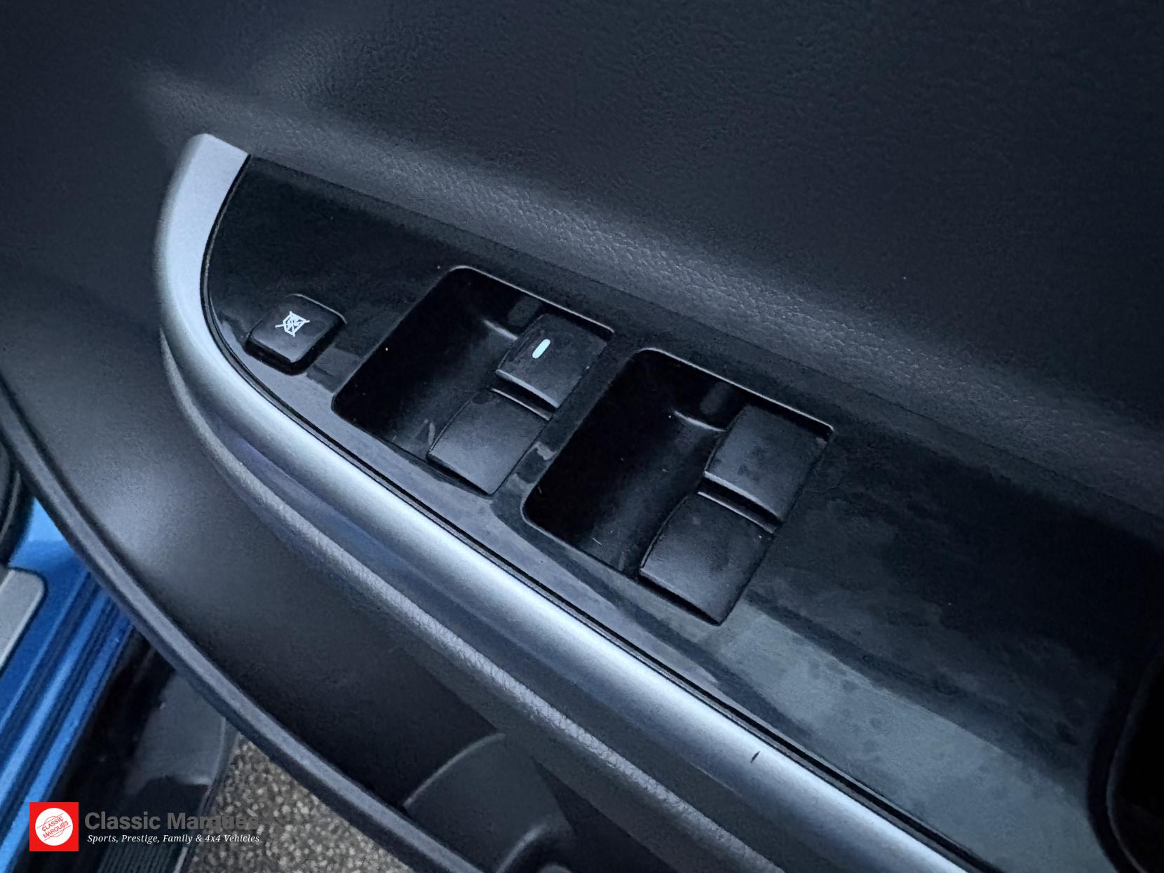 Mitsubishi L200 2.4 DI-D DC Barbarian Pickup Double Cab 4dr Diesel Manual 4WD Euro 5 (178 ps)