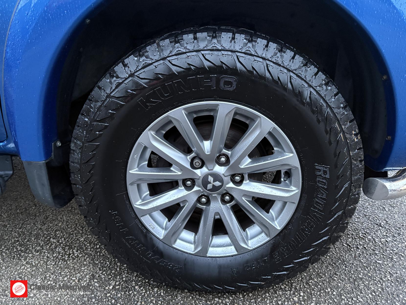 Mitsubishi L200 2.4 DI-D DC Barbarian Pickup Double Cab 4dr Diesel Manual 4WD Euro 5 (178 ps)