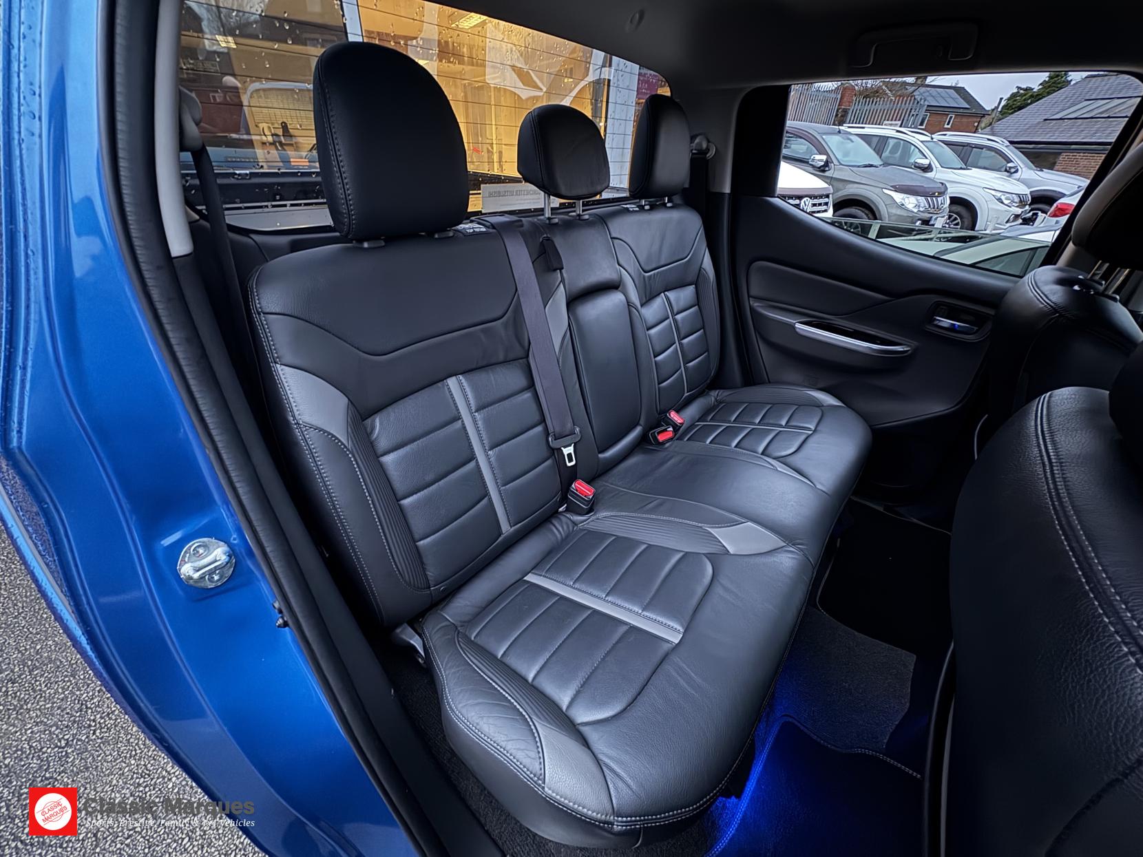 Mitsubishi L200 2.4 DI-D DC Barbarian Pickup Double Cab 4dr Diesel Manual 4WD Euro 5 (178 ps)