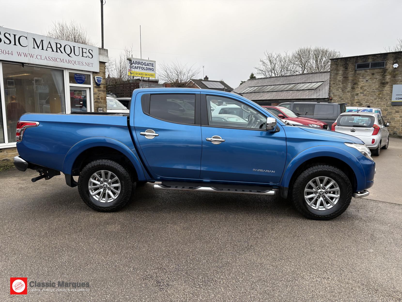 Mitsubishi L200 2.4 DI-D DC Barbarian Pickup Double Cab 4dr Diesel Manual 4WD Euro 5 (178 ps)