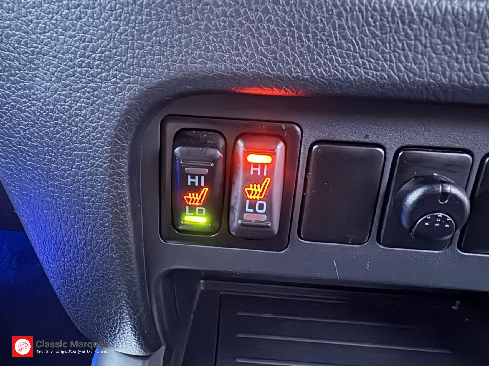 Mitsubishi L200 2.4 DI-D DC Barbarian Pickup Double Cab 4dr Diesel Manual 4WD Euro 5 (178 ps)