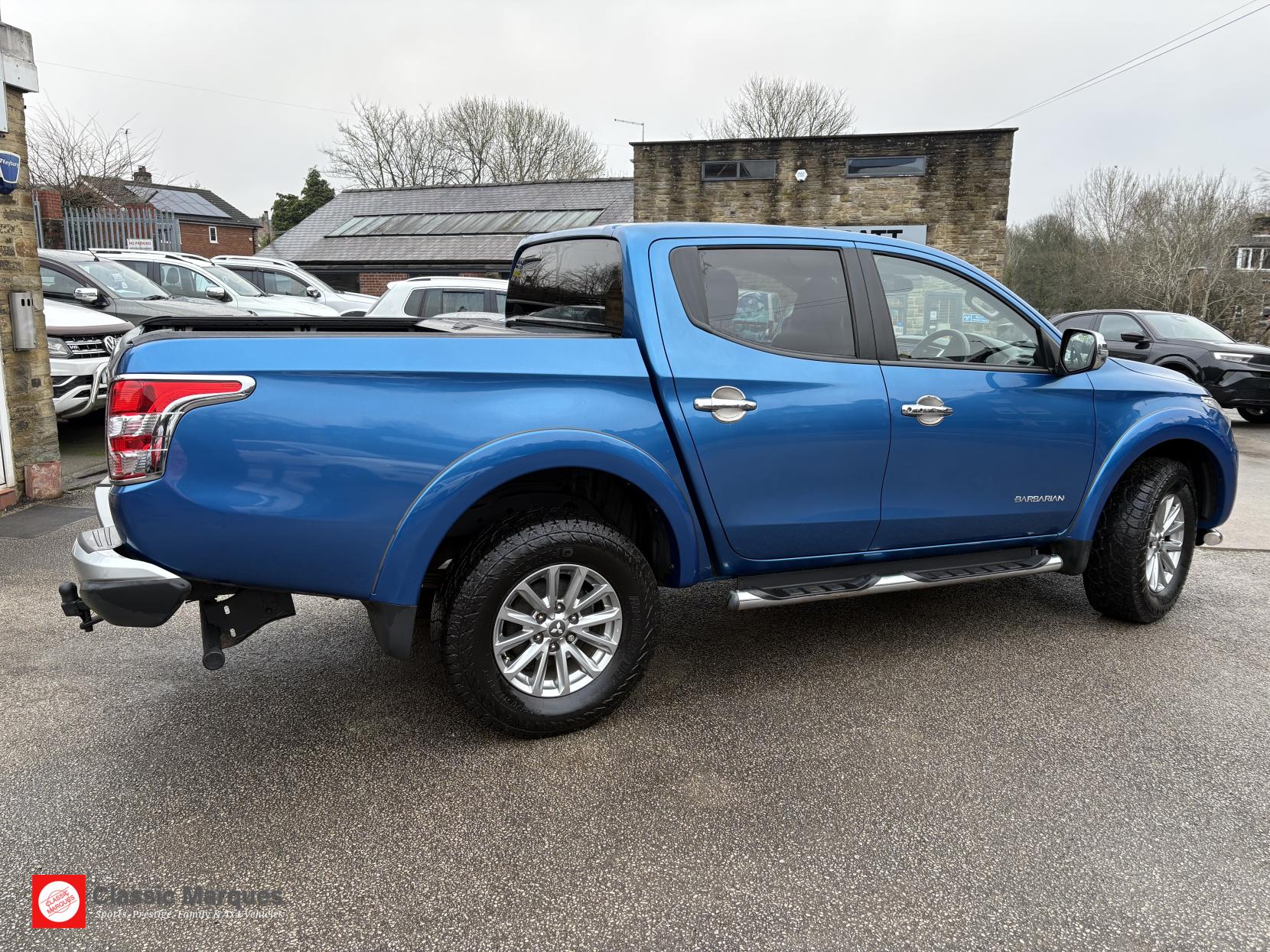 Mitsubishi L200 2.4 DI-D DC Barbarian Pickup Double Cab 4dr Diesel Manual 4WD Euro 5 (178 ps)