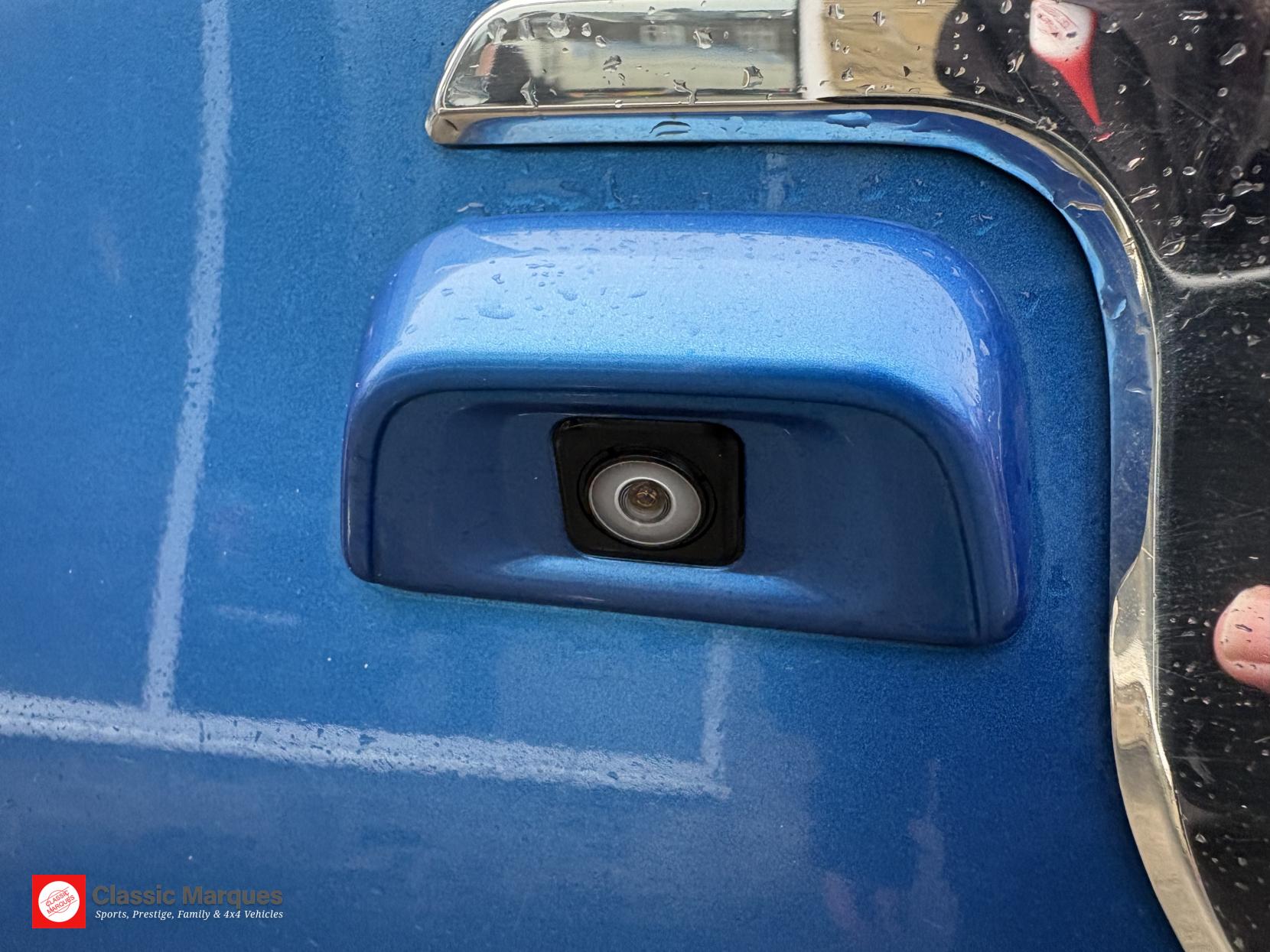 Mitsubishi L200 2.4 DI-D DC Barbarian Pickup Double Cab 4dr Diesel Manual 4WD Euro 5 (178 ps)