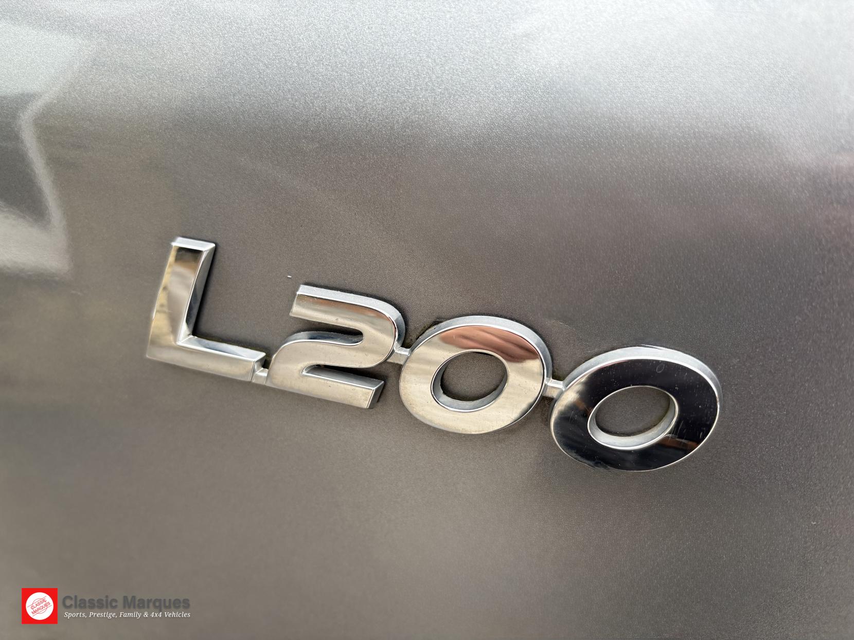 Mitsubishi L200 2.4 DI-D DC Barbarian Pickup Double Cab 4dr Diesel Auto 4WD Euro 6 (178 ps)