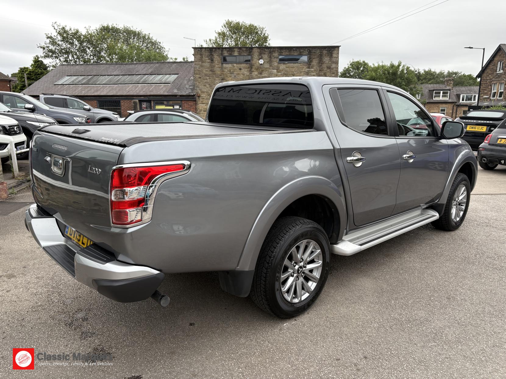 Mitsubishi L200 2.4 DI-D DC Barbarian Pickup Double Cab 4dr Diesel Auto 4WD Euro 6 (178 ps)