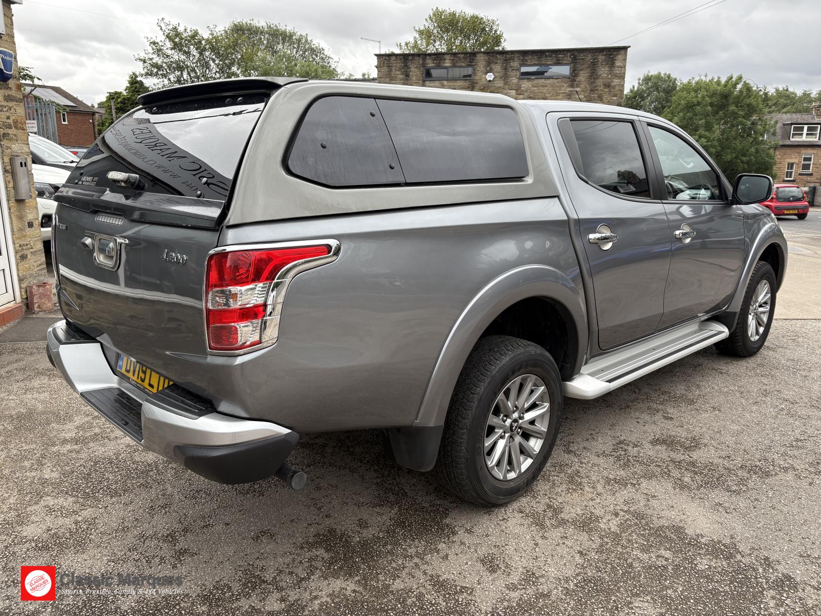 Mitsubishi L200 2.4 DI-D DC Barbarian Pickup Double Cab 4dr Diesel Auto 4WD Euro 6 (178 ps)