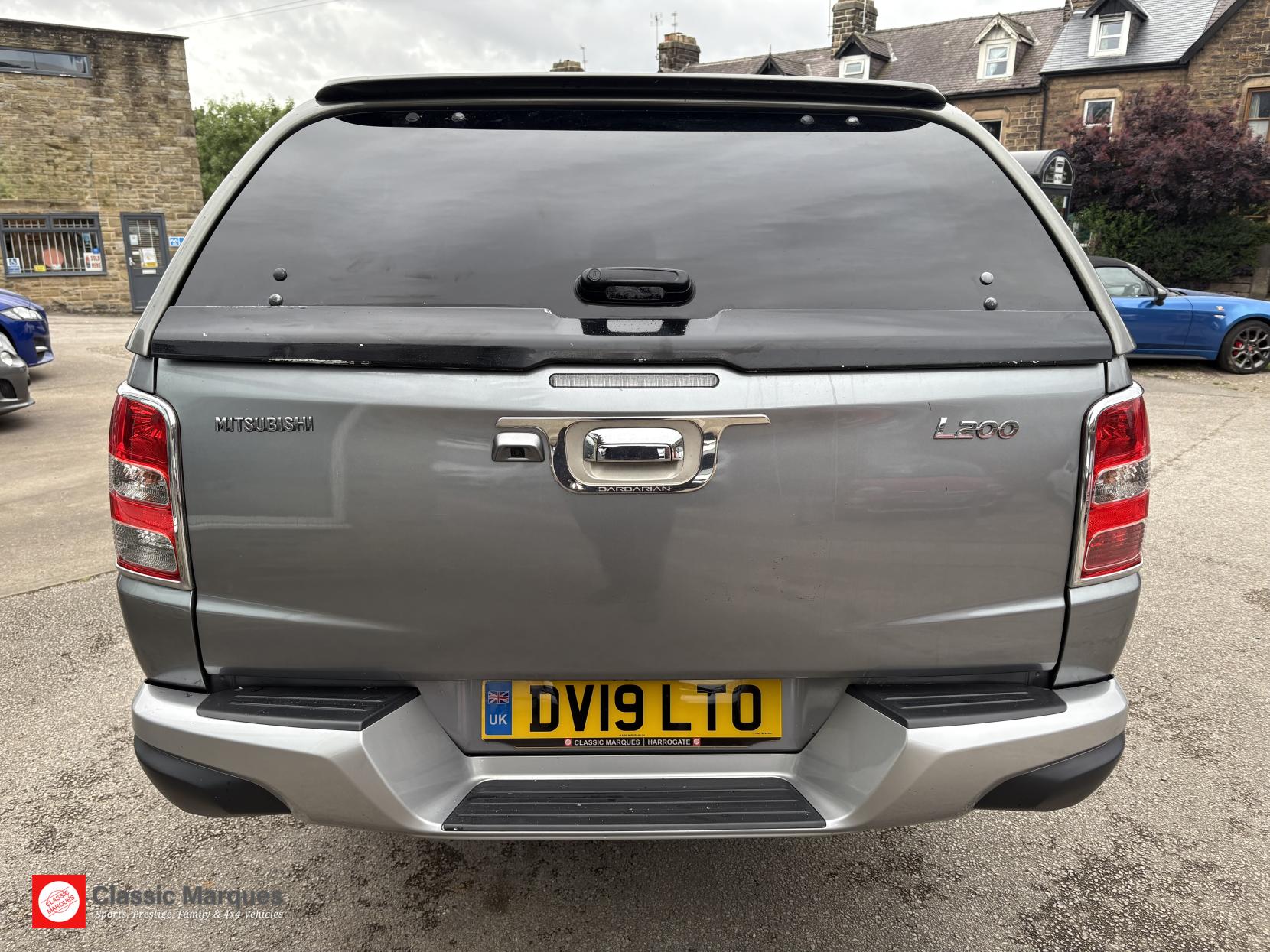 Mitsubishi L200 2.4 DI-D DC Barbarian Pickup Double Cab 4dr Diesel Auto 4WD Euro 6 (178 ps)