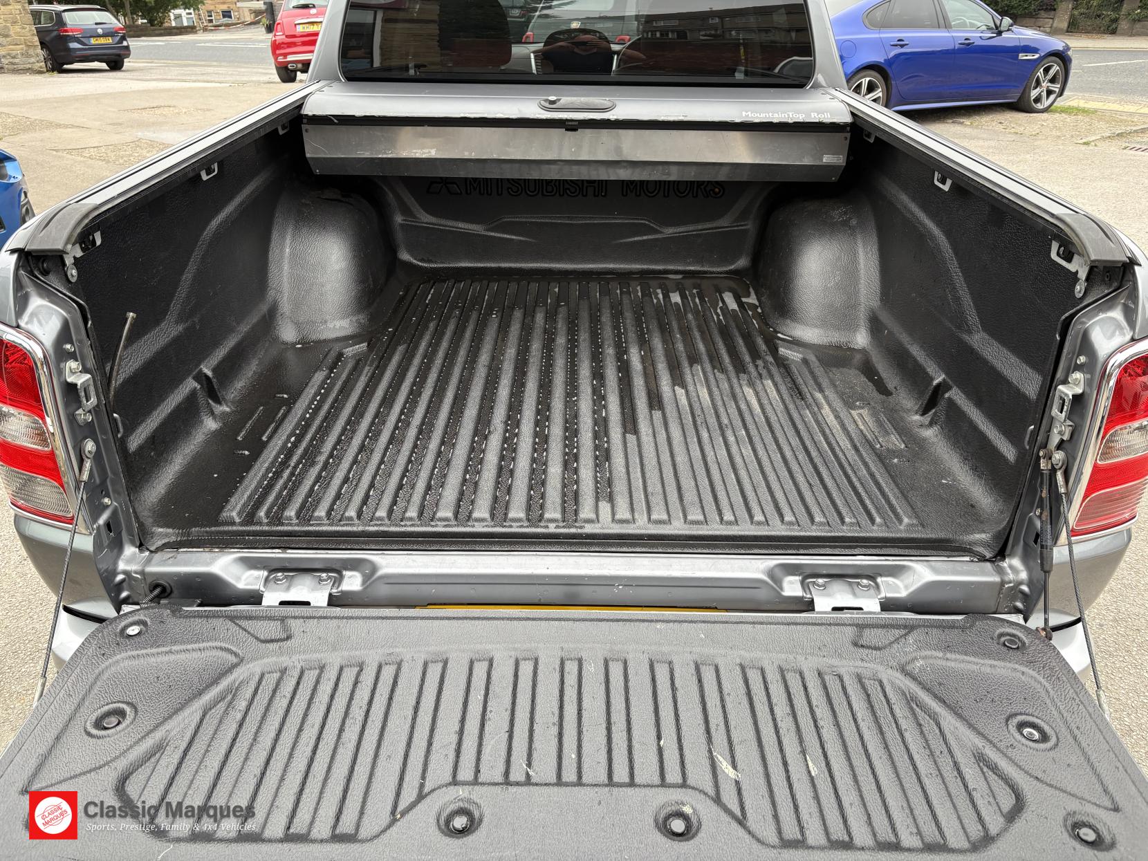 Mitsubishi L200 2.4 DI-D DC Barbarian Pickup Double Cab 4dr Diesel Auto 4WD Euro 6 (178 ps)