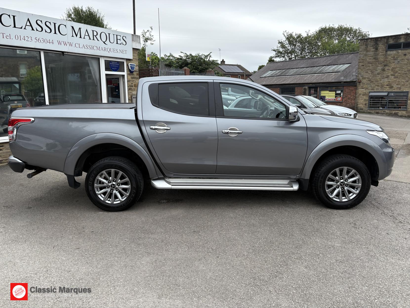 Mitsubishi L200 2.4 DI-D DC Barbarian Pickup Double Cab 4dr Diesel Auto 4WD Euro 6 (178 ps)