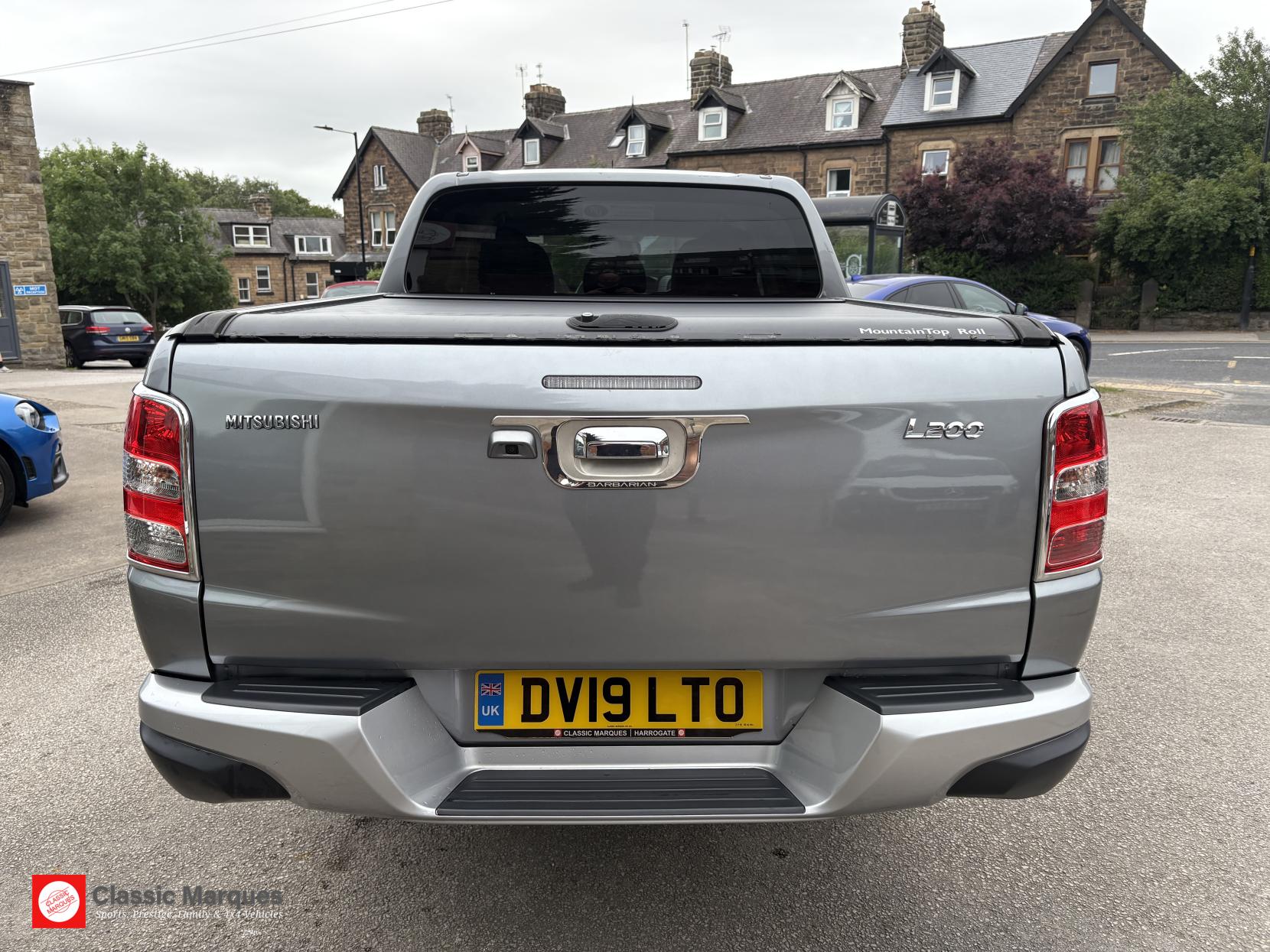 Mitsubishi L200 2.4 DI-D DC Barbarian Pickup Double Cab 4dr Diesel Auto 4WD Euro 6 (178 ps)