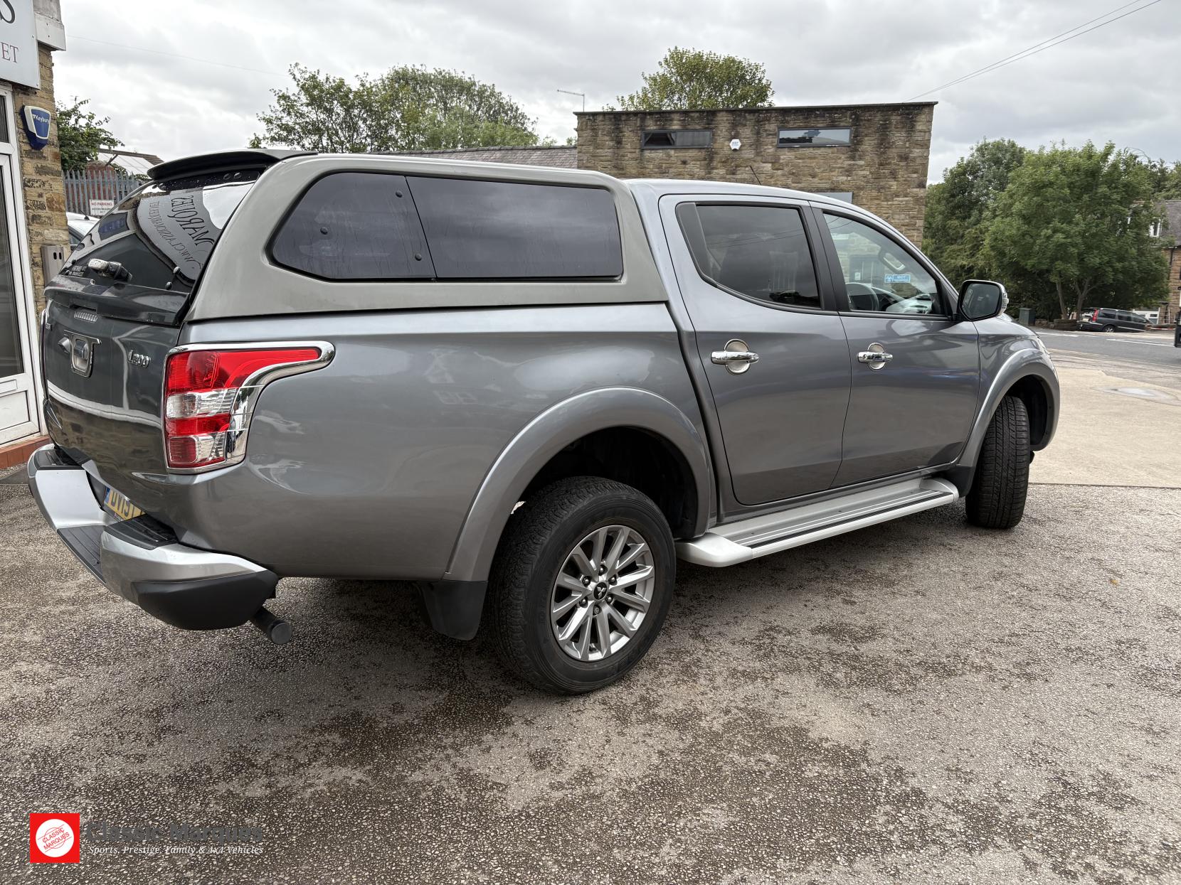 Mitsubishi L200 2.4 DI-D DC Barbarian Pickup Double Cab 4dr Diesel Auto 4WD Euro 6 (178 ps)