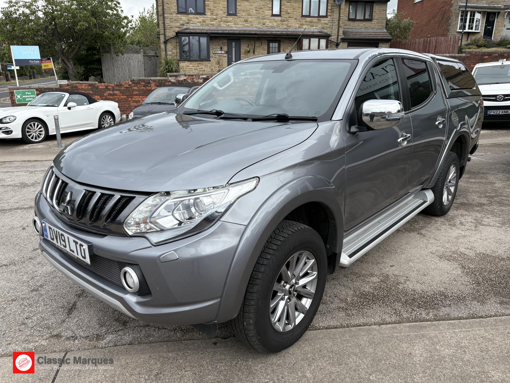 Mitsubishi L200 2.4 DI-D DC Barbarian Pickup Double Cab 4dr Diesel Auto 4WD Euro 6 (178 ps)