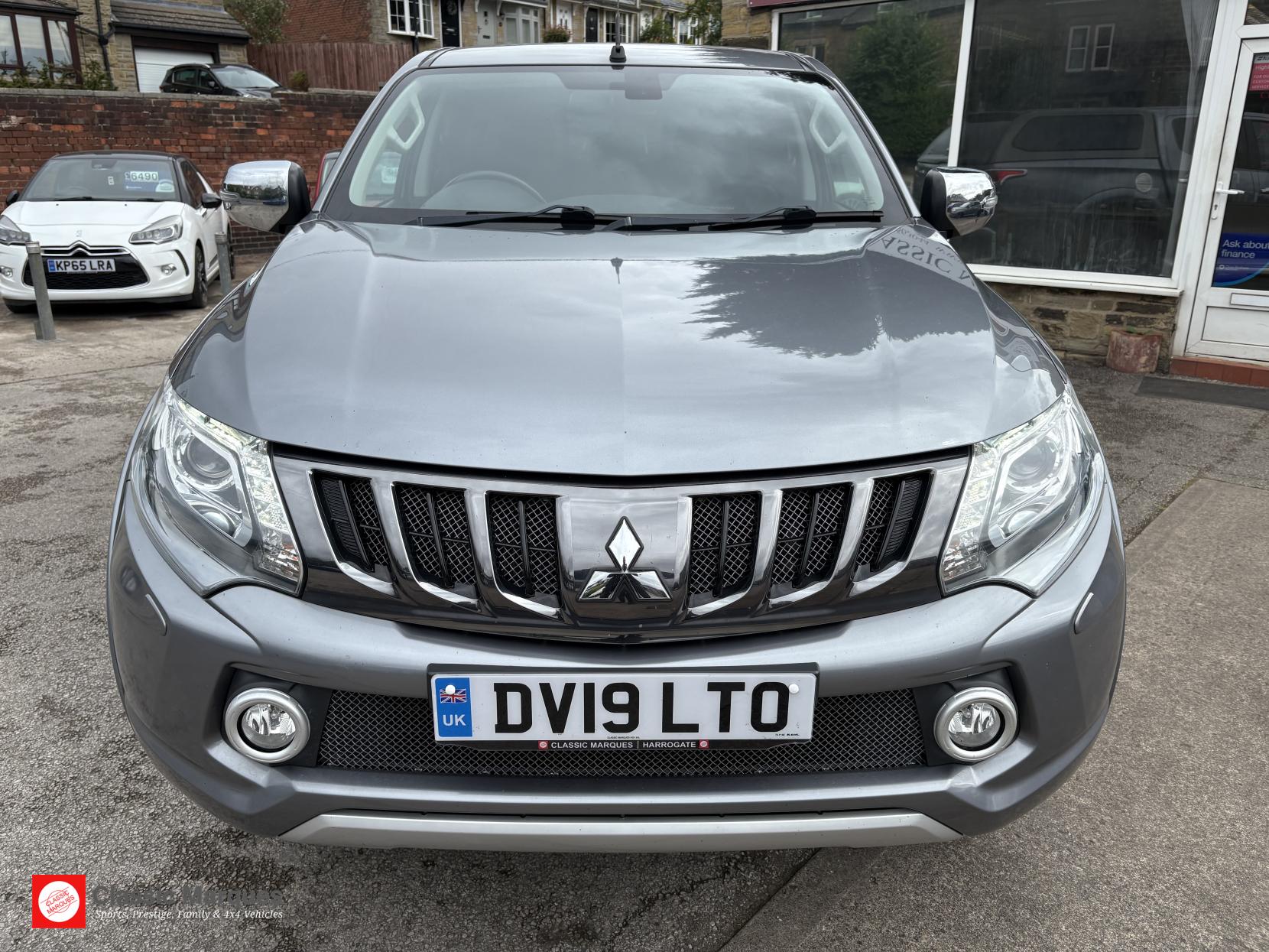 Mitsubishi L200 2.4 DI-D DC Barbarian Pickup Double Cab 4dr Diesel Auto 4WD Euro 6 (178 ps)