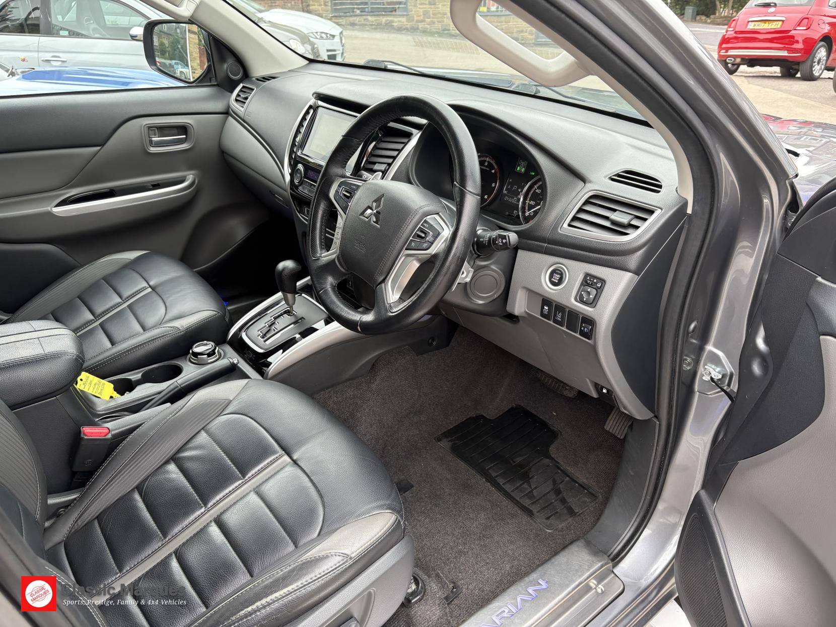 Mitsubishi L200 2.4 DI-D DC Barbarian Pickup Double Cab 4dr Diesel Auto 4WD Euro 6 (178 ps)