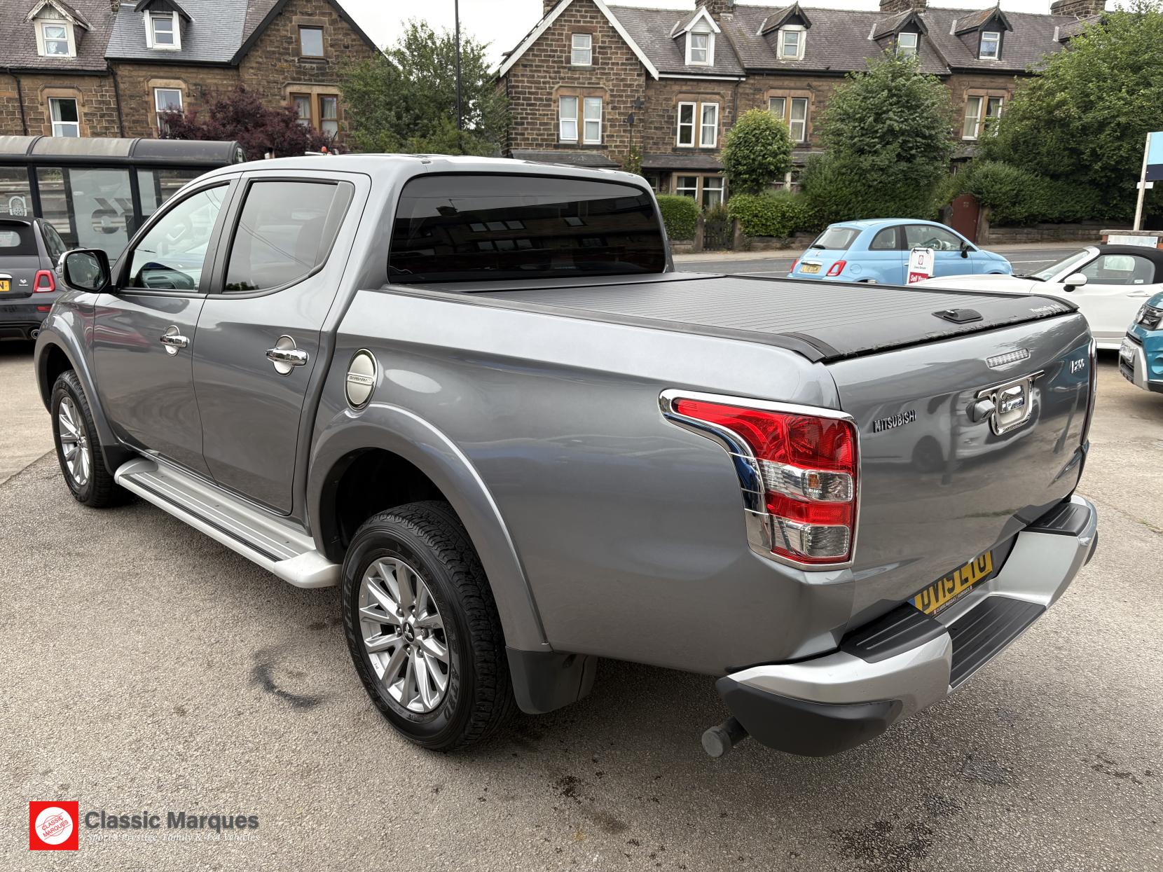 Mitsubishi L200 2.4 DI-D DC Barbarian Pickup Double Cab 4dr Diesel Auto 4WD Euro 6 (178 ps)