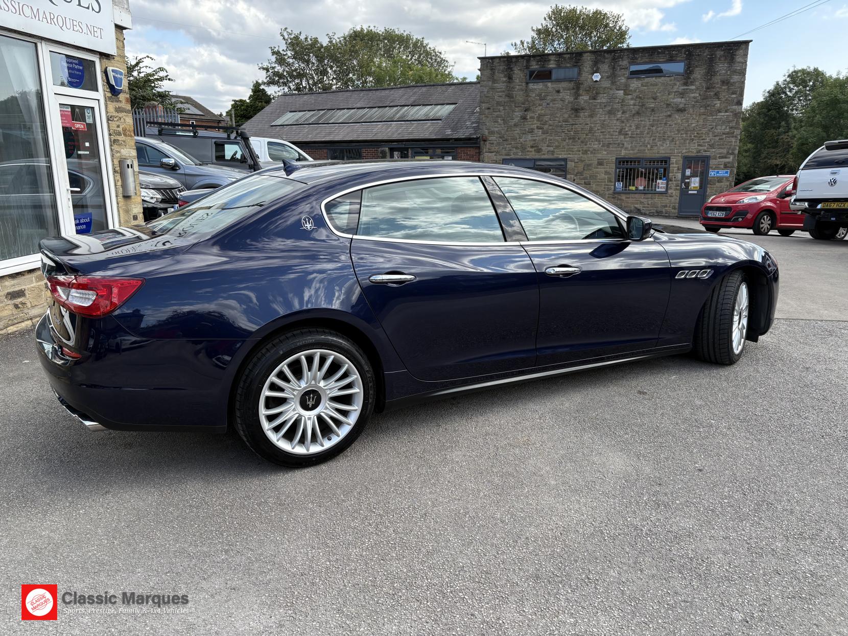 Maserati Quattroporte 3.0D V6 Saloon 4dr Diesel ZF Euro 5 (s/s) (275 ps)