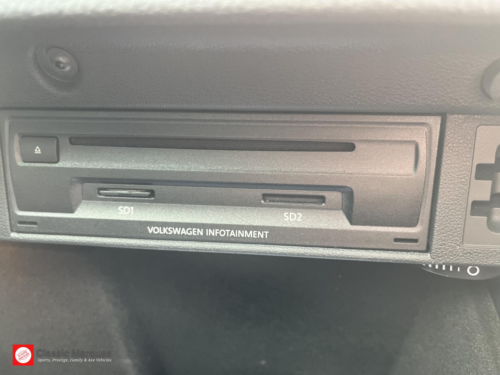 Volkswagen Golf 2.0 TSI BlueMotion Tech GTI Hatchback 3dr Petrol DSG Euro 6 (s/s) (220 ps)