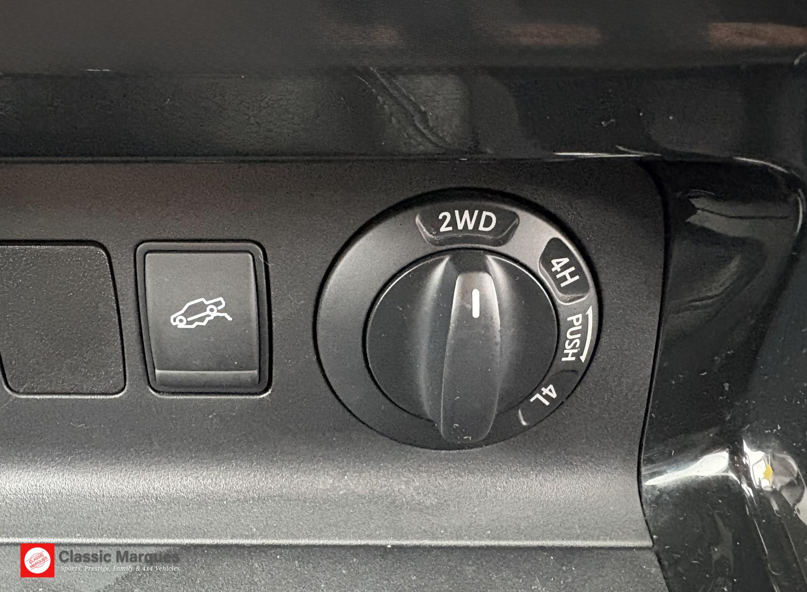 Mercedes-Benz X Class 2.3 CDI Pure Pickup Double Cab 4dr Diesel Manual 4MATIC Euro 6 (s/s) (163 ps)