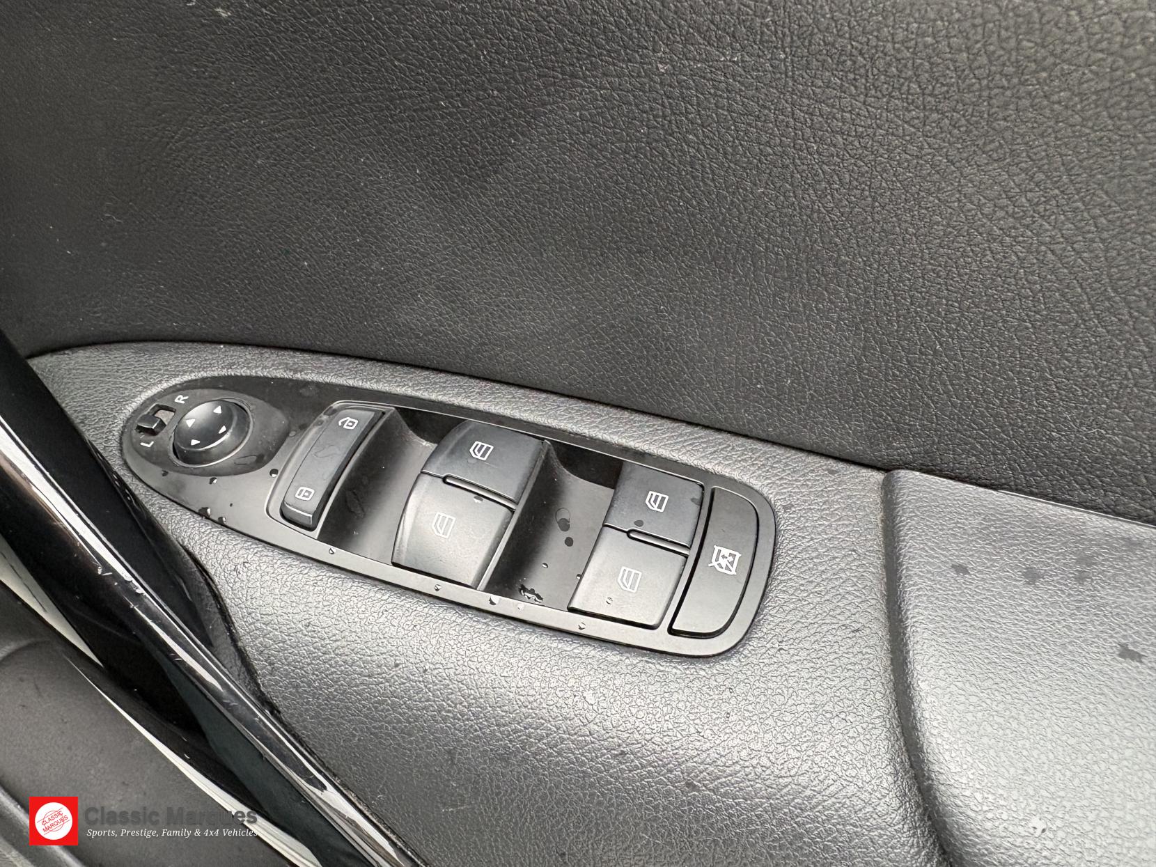 Mercedes-Benz X Class 2.3 CDI Pure Pickup Double Cab 4dr Diesel Manual 4MATIC Euro 6 (s/s) (163 ps)