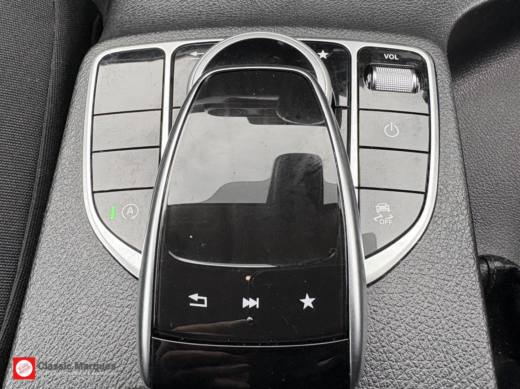 Mercedes-Benz X Class 2.3 CDI Pure Pickup Double Cab 4dr Diesel Manual 4MATIC Euro 6 (s/s) (163 ps)