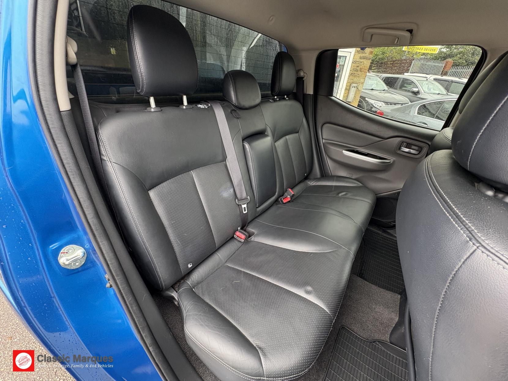 Mitsubishi L200 2.4 DI-D DC Warrior Pickup Double Cab 4dr Diesel Auto 4WD Euro 6 (178 ps)