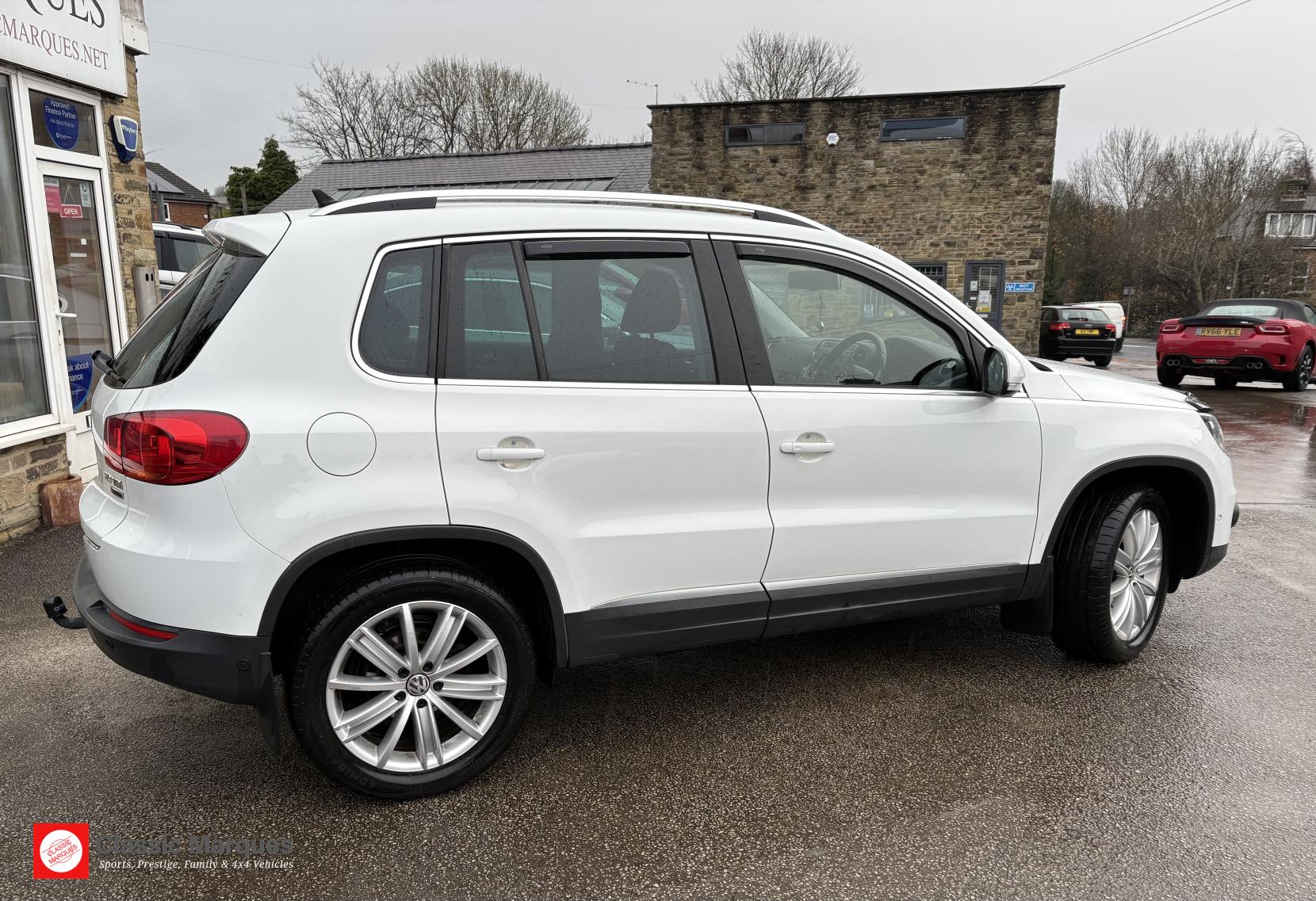 Volkswagen Tiguan 2.0 TDI BlueMotion Tech Match Edition SUV 5dr Diesel Manual 4WD Euro 6 (s/s) (150 ps)