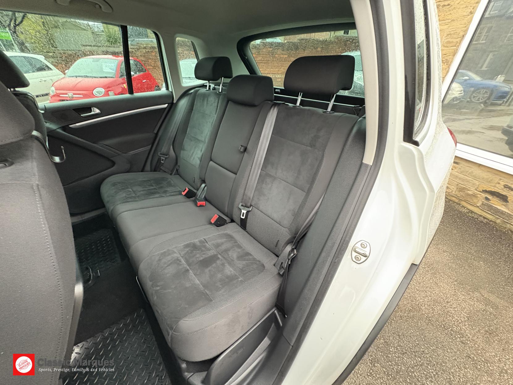 Volkswagen Tiguan 2.0 TDI BlueMotion Tech Match Edition SUV 5dr Diesel Manual 4WD Euro 6 (s/s) (150 ps)