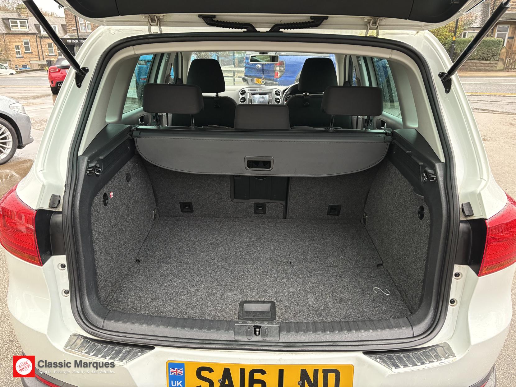 Volkswagen Tiguan 2.0 TDI BlueMotion Tech Match Edition SUV 5dr Diesel Manual 4WD Euro 6 (s/s) (150 ps)