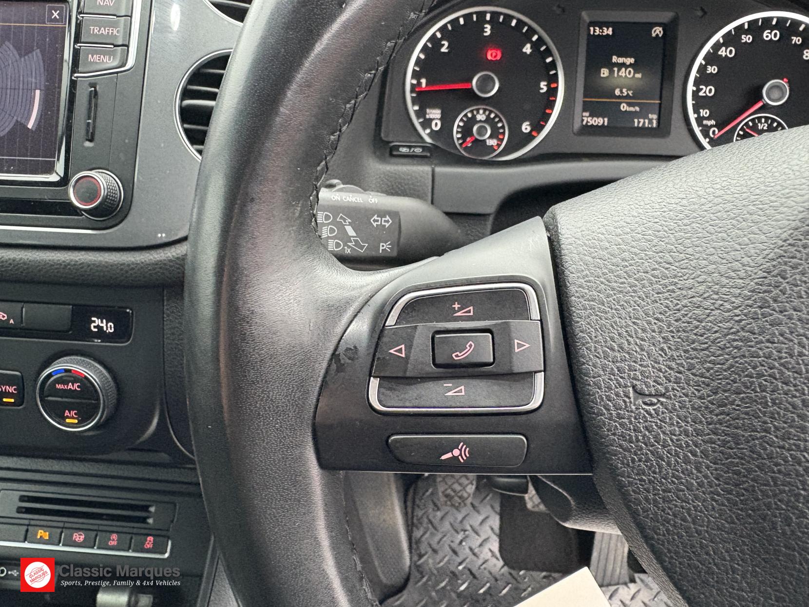 Volkswagen Tiguan 2.0 TDI BlueMotion Tech Match Edition SUV 5dr Diesel Manual 4WD Euro 6 (s/s) (150 ps)