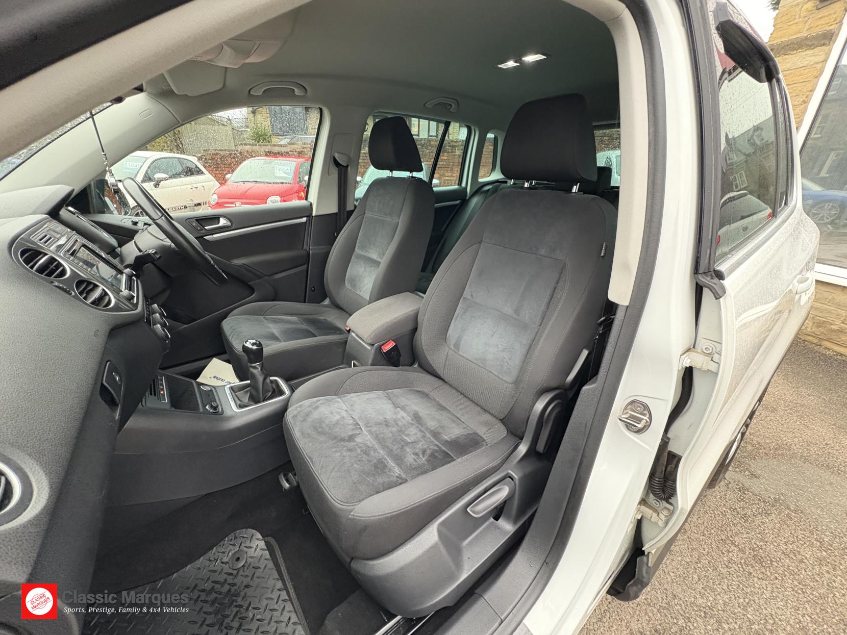 Volkswagen Tiguan 2.0 TDI BlueMotion Tech Match Edition SUV 5dr Diesel Manual 4WD Euro 6 (s/s) (150 ps)